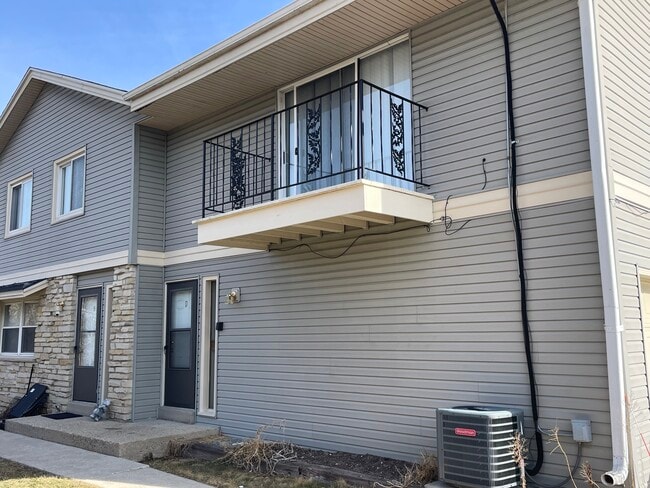 property at 2008 MacArthur Rd