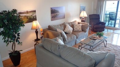 1305 S Atlantic Ave, Unit Hacienda Del Mar #370 in Cocoa Beach, FL - Foto de edificio - Building Photo