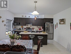8 STAUFFER Rd in Brantford, ON - Building Photo - Building Photo