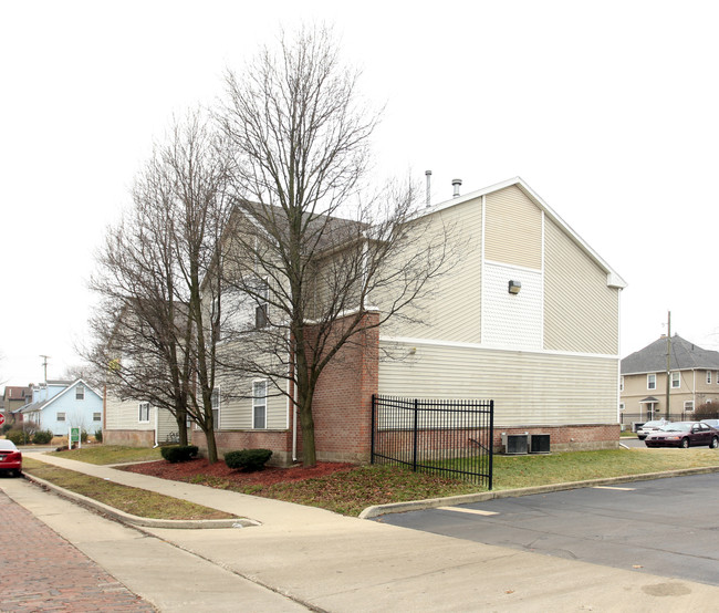 Monroe Park Apartments in South Bend, IN - Building Photo - Building Photo