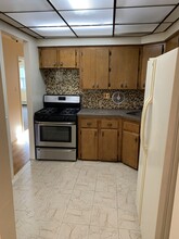 10138 104th St, Unit 2nd Floor in Ozone Park, NY - Foto de edificio - Building Photo
