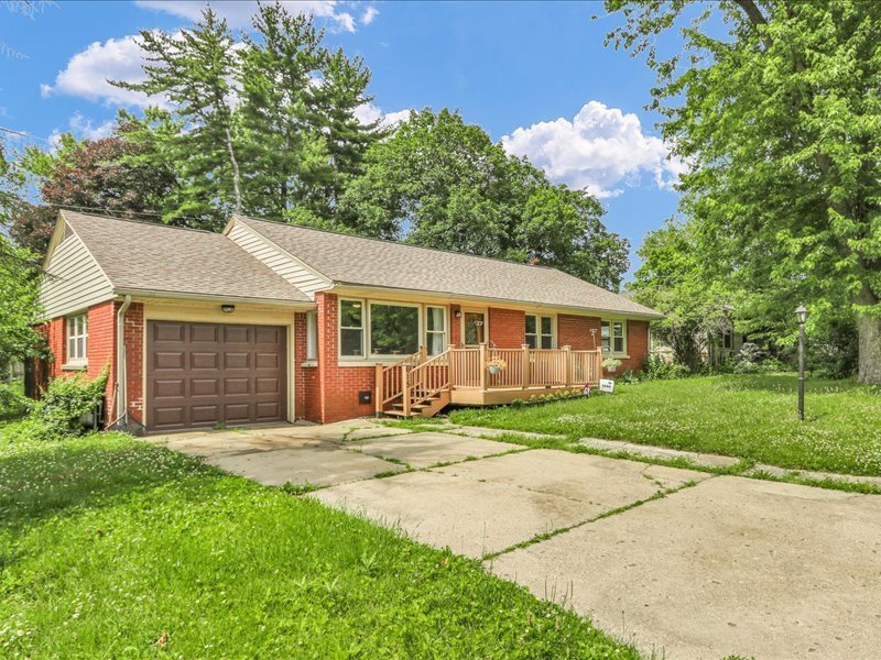 615 Breen Dr in Champaign, IL - Building Photo