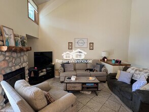 4128 Meadowlark Way in Eagan, MN - Building Photo - Building Photo