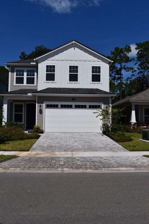 33 Oakmoss Dr in Saint Johns, FL - Building Photo