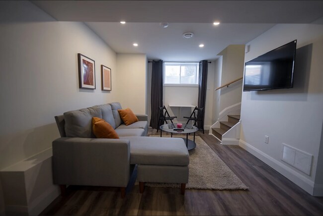 858 Bronson Ave in Ottawa, ON - Building Photo - Building Photo