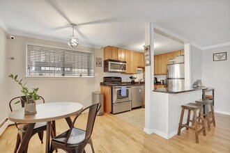 1151 N Marion St, Unit 102 in Denver, CO - Foto de edificio - Building Photo
