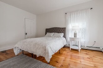 7 Simonton St in South Portland, ME - Building Photo - Building Photo