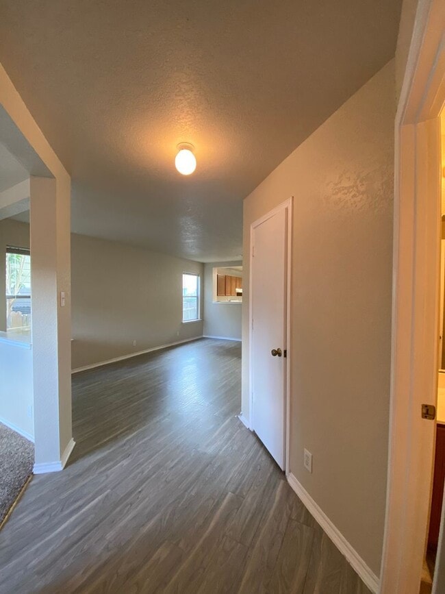 4938 Corian Springs Dr in San Antonio, TX - Building Photo - Building Photo