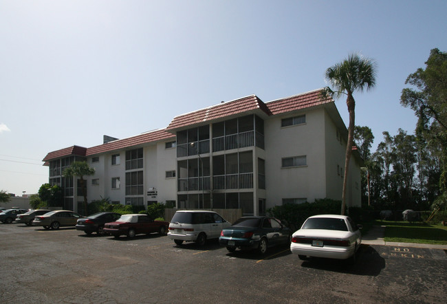 Strathmore Garden Apartments in Sarasota, FL - Building Photo - Building Photo