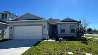 3066 Norcott Dr in Davenport, FL - Building Photo