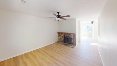 18755 Gillman Dr, Unit 18755 Gillman Drive in Sonoma, CA - Building Photo - Building Photo