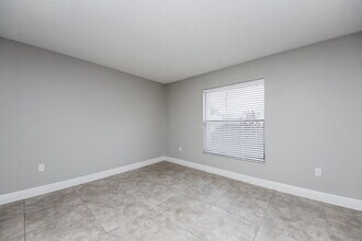 310 Medina Ct in Kissimmee, FL - Foto de edificio - Building Photo