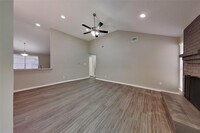 16915 Tranquil Dr in Sugar Land, TX - Foto de edificio - Building Photo