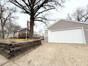 4101 3rd St, Unit 01-01209 in Des Moines, IA - Building Photo - Building Photo