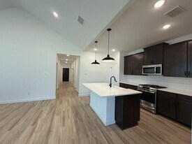 4723 Bay Vista Dr in Baytown, TX - Building Photo