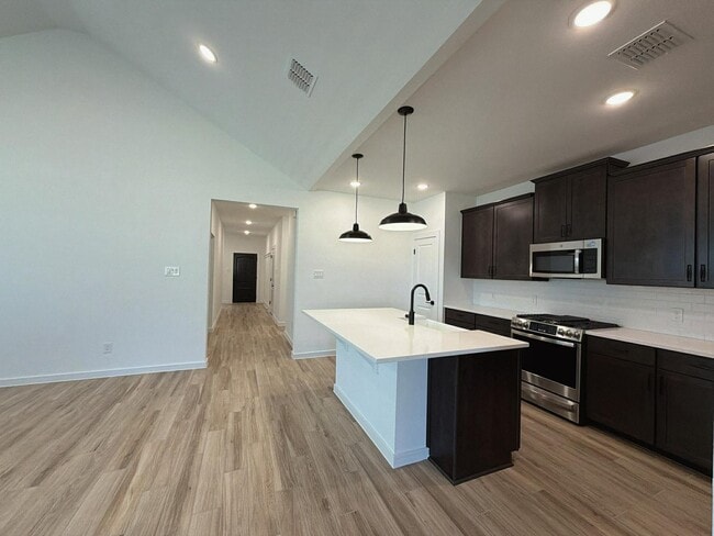 property at 4723 Bay Vista Dr