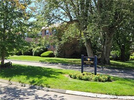 70 Carroll Ave, Unit 1G in Newport, RI - Building Photo