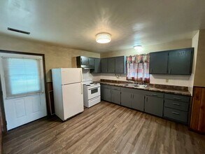 203 W Link Ave in Owensville, MO - Building Photo - Building Photo