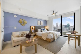 159 NE 6th St, Unit 3610 in Miami, FL - Building Photo - Building Photo
