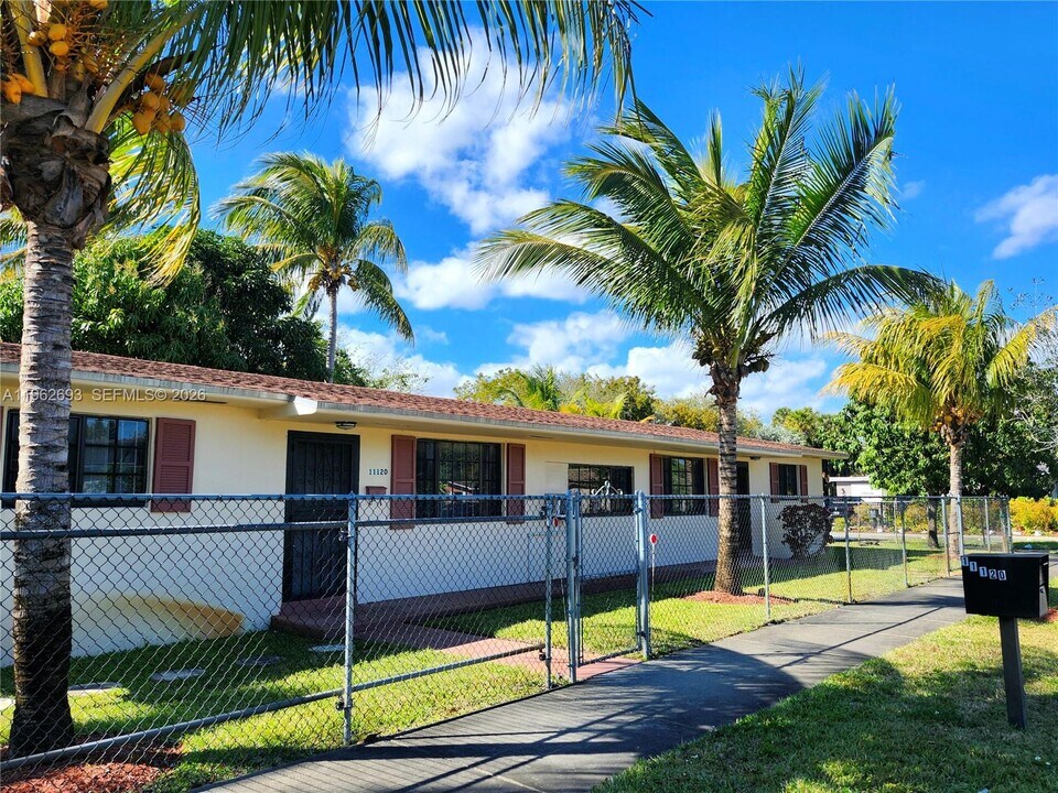11120 NW 6th Ave in Miami Shores, FL - Building Photo