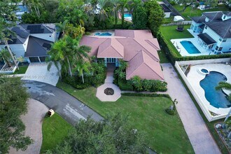 7440 SW 170th Terrace in Palmetto Bay, FL - Building Photo - Building Photo