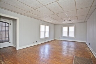 403 SW E St in Bentonville, AR - Building Photo - Building Photo