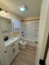 403 White Cedar Blvd in Portsmouth, NH - Building Photo - Building Photo