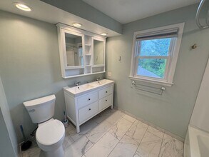 1935 Plymouth Terrace SE in Grand Rapids, MI - Building Photo - Building Photo