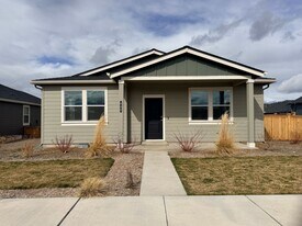 440 NE Union Loop in Prineville, OR - Building Photo