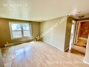 967 Velp Ave in Green Bay, WI - Building Photo - Building Photo