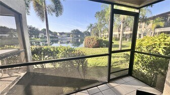 5339 Treetops Dr in Naples, FL - Building Photo
