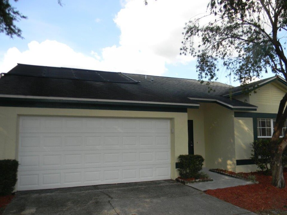 8821 Parliament Ct in Kissimmee, FL - Building Photo