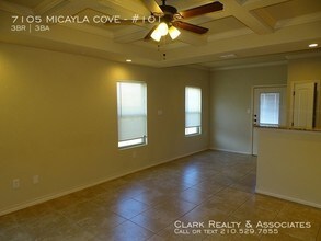 7105 Micayla Cove-Unit -#101 in San Antonio, TX - Building Photo - Building Photo