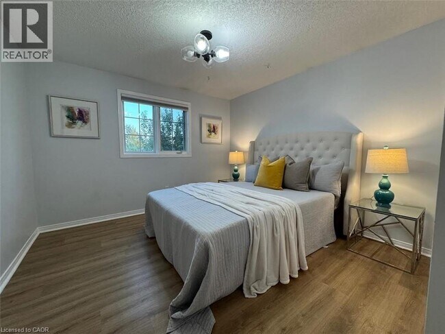 579 Windjammer Way in Waterloo, ON - Building Photo - Building Photo
