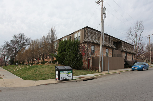 4000 Oak St in Kansas City, MO - Building Photo - Building Photo