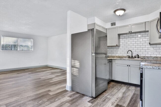 1142 Altura Apartment Homes in Daytona Beach, FL - Building Photo - Building Photo