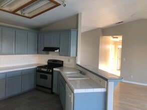 1634 Fir Dr in Los Banos, CA - Building Photo - Building Photo