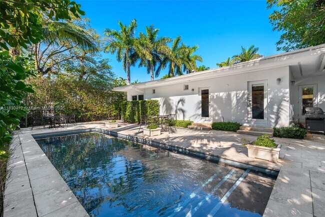 6001 N Bay Rd in Miami Beach, FL - Building Photo - Building Photo