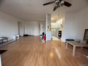 136-75 37th Ave in New York, NY - Building Photo - Building Photo