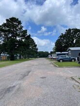 2840 TX-19 in Huntsville, TX - Building Photo - Building Photo