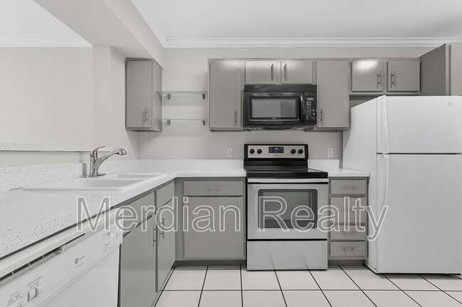 205 Arbor Cir in Sanford, FL - Building Photo - Building Photo