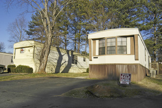 Deer Creek Mobile Home Park in Stockbridge, GA - Building Photo - Building Photo