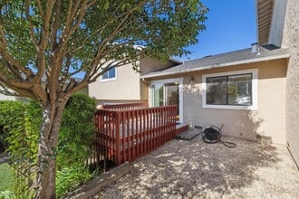 2016 Fairmont Dr in San Mateo, CA - Building Photo - Building Photo