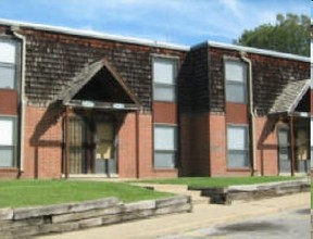 Woodbridge Apartments in Kansas City, MO - Foto de edificio - Building Photo