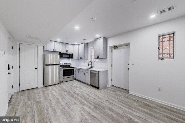 5305 Dana Pl NW in Washington, DC - Building Photo - Building Photo