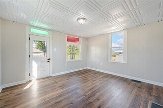 212 Penn St in Greensburg, PA - Foto de edificio - Building Photo