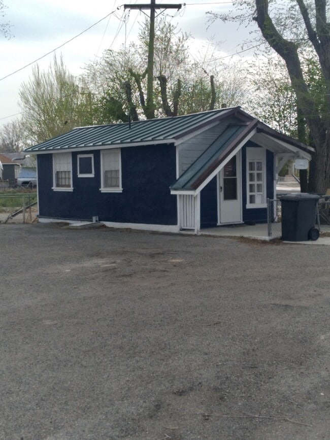property at 1380 Dartmouth Ave