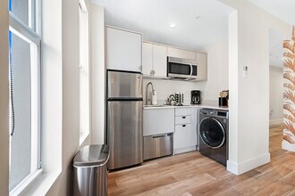 4025 Indian Creek Dr in Miami Beach, FL - Building Photo - Building Photo