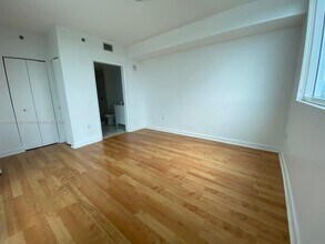 1401 SW 22nd St in Miami, FL - Foto de edificio - Building Photo