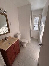 137 Post Rd in Westerly, RI - Building Photo - Building Photo